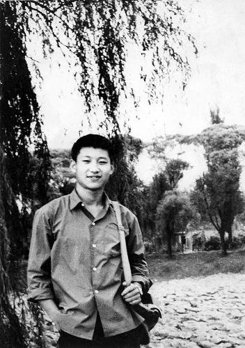 這是1972年，插隊回京探親時的習近平。